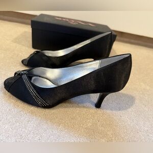 Brand New With Box Nina Black Royal Corrina Peep Toe Heels/Rhinestones- Size 8M